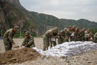 官方：利物浦中卫科纳特因伤退出本期国家队，托迪博替补入选